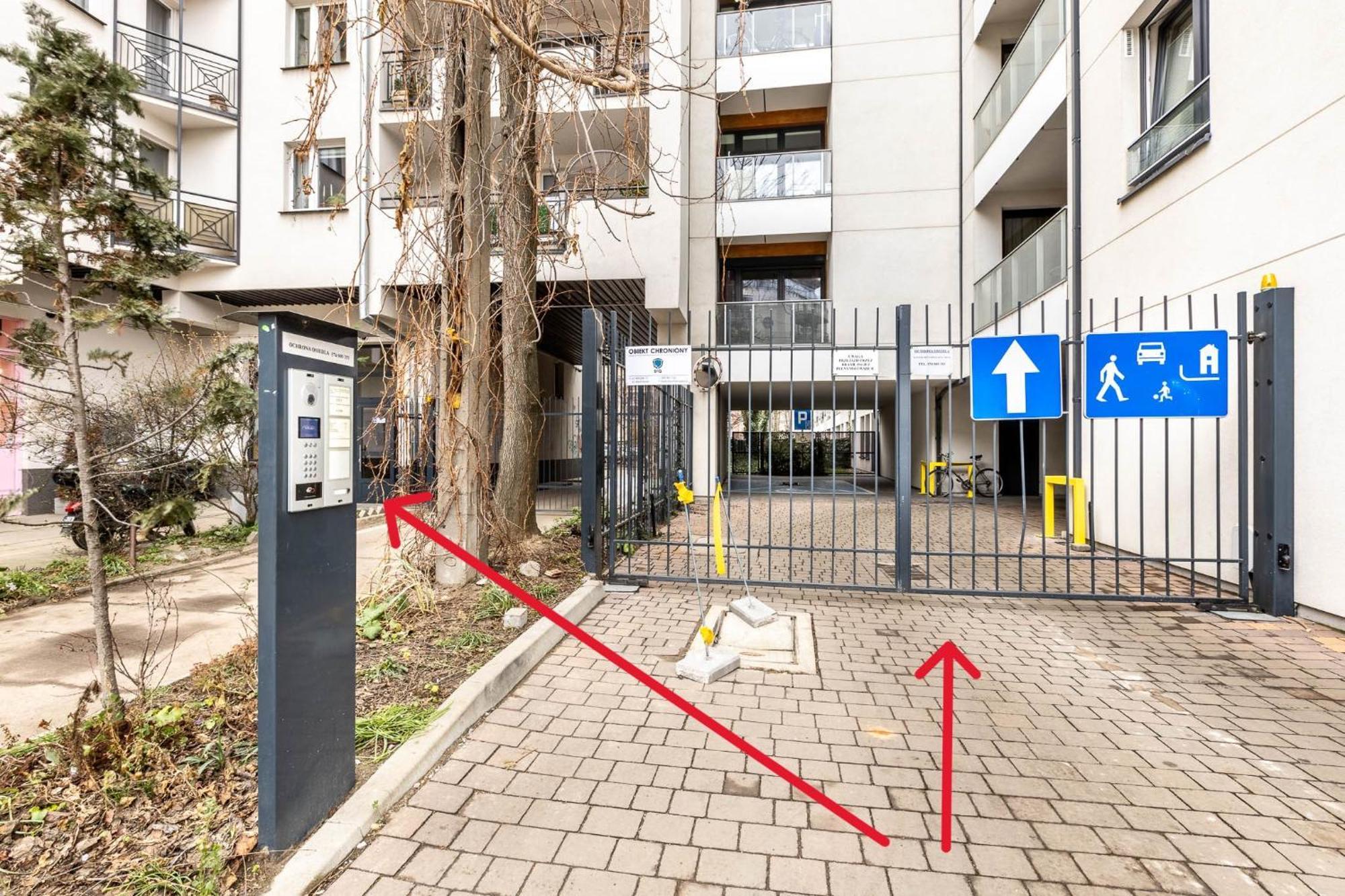 10w Free Private Parking * Вроцлав